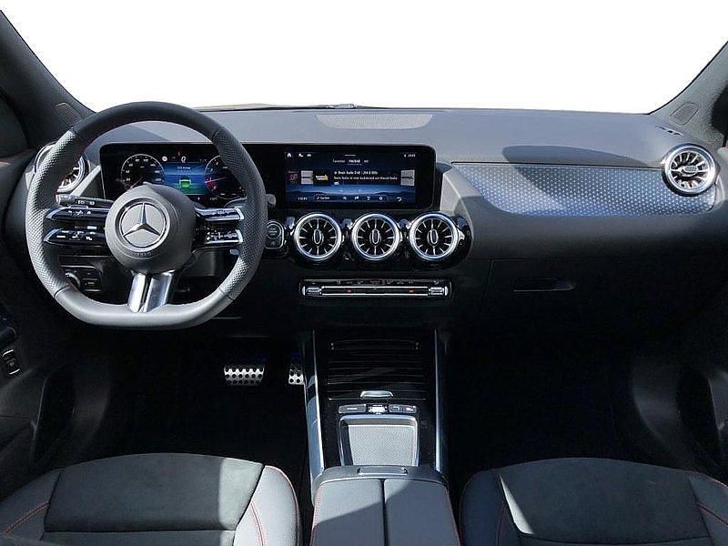 Gebraucht Mercedes GLA200 163 PS (119 kW) 2025 Silber metalliclack hightechsilber SUV