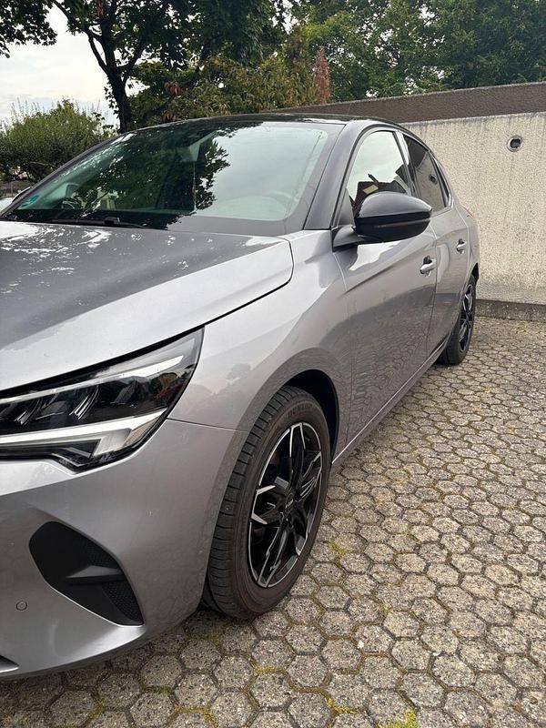 Grau Gebraucht 2021 Opel Corsa Elegance Limousine | 12.000 € (Fairer Preis) - Bild 1/4