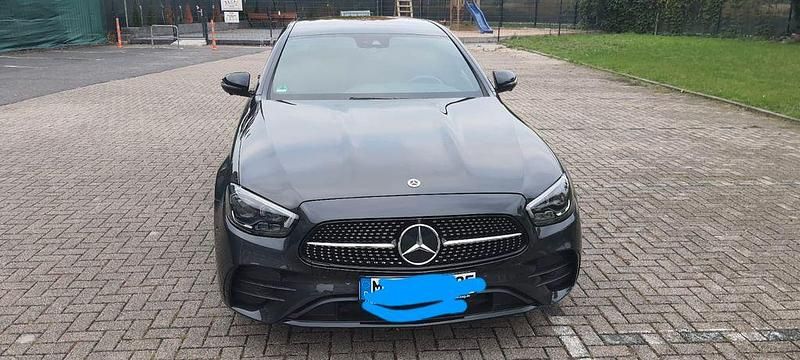 Schwarz Gebraucht 2023 Mercedes E200 Limousine | 42.900 € (Teuer) - Bild 1/4