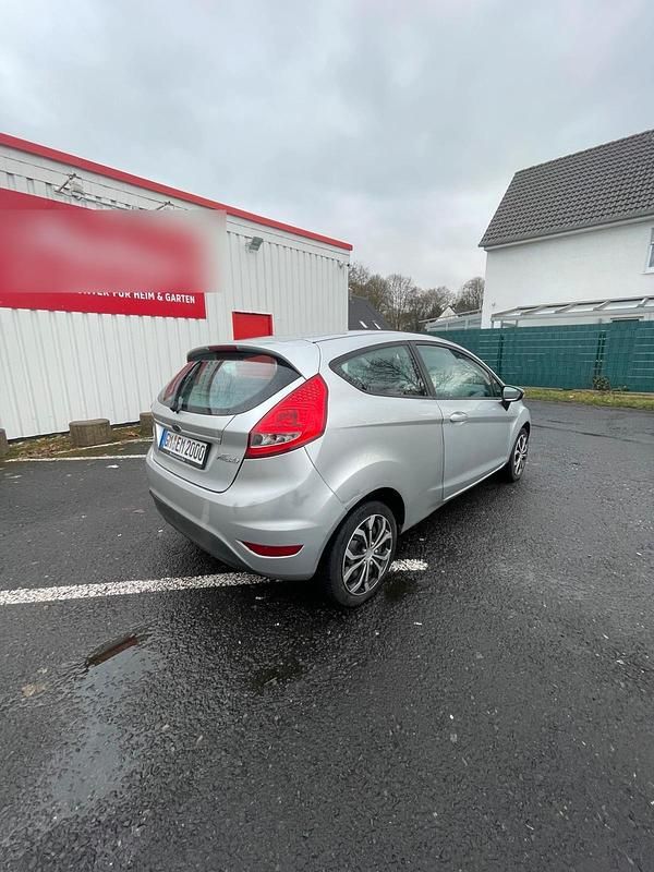 Gebraucht Ford Fiesta 2009 Silber Kleinwagen