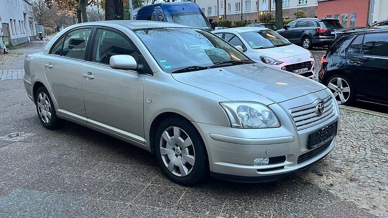 Gebraucht Toyota Avensis Executive 129 PS (94 kW) 2005 Gold Limousine