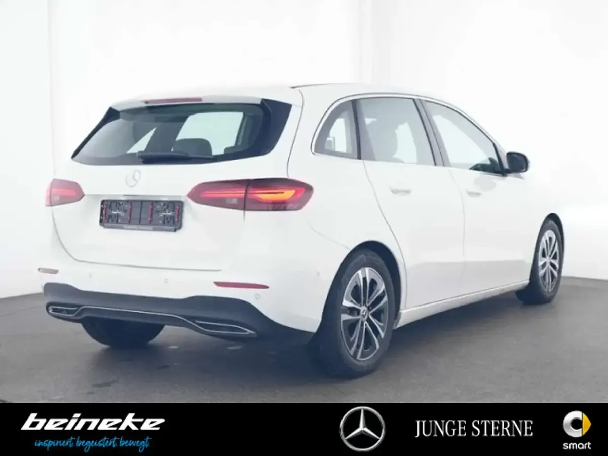 Gebraucht Mercedes B200 Progressive 163 PS (119 kW) 2024 Unilack polarweiß Kleinwagen