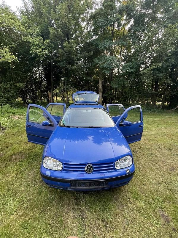 Blau Gebraucht 2000 VW Golf IV Kleinwagen | 1.100 € (Guter Preis) - Bild 1/4