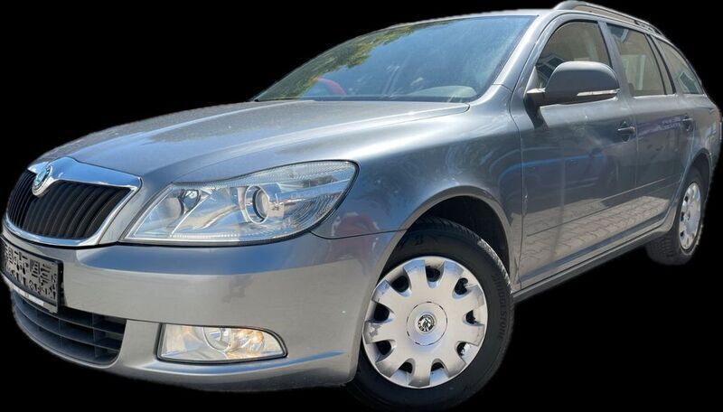 Grau Gebraucht 2012 Skoda Octavia Fun Kombi | 2.990 € (Teuer) - Bild 1/4