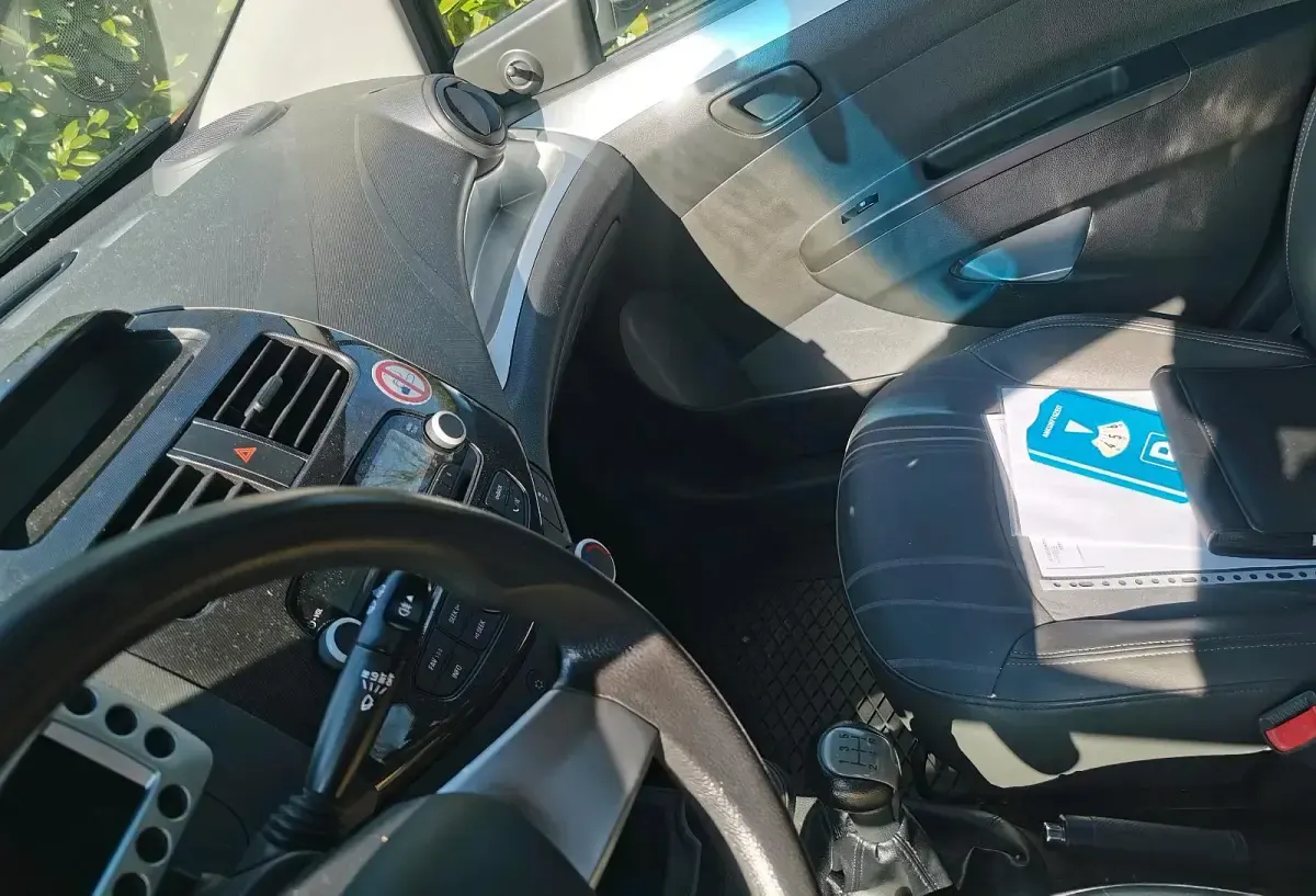 Second-hand Chevrolet Spark 68 CP (50 kW) 2013 Roșu Hatchback