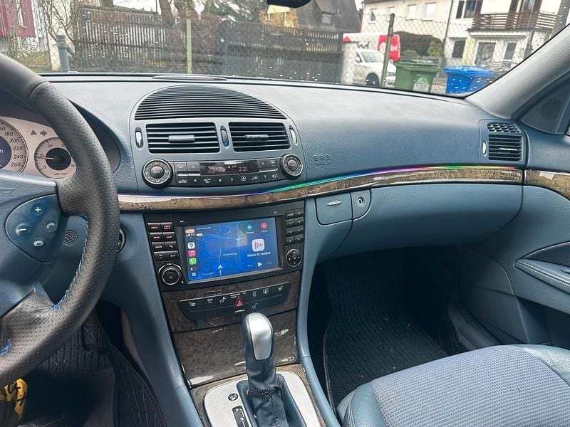 Gebraucht Mercedes E270 177 PS (130 kW) 2003 Blau Limousine