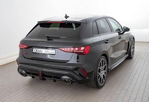 Neu Audi RS3 Ambiente 400 PS (294 kW) 2025 Mythosschwarz metallic Limousine