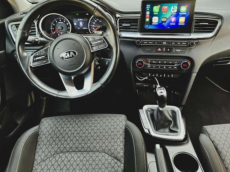 Gebraucht Kia Ceed Vision 140 PS (102 kW) 2018 Blau Kleinwagen