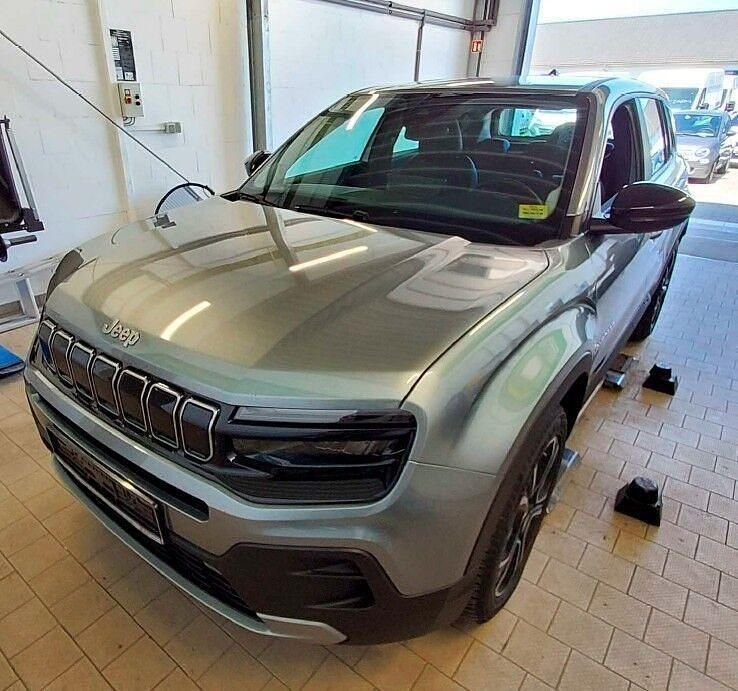 Grau Gebraucht 2023 Jeep Avenger Altitude SUV | 22.999 € (Fairer Preis) - Bild 1/3