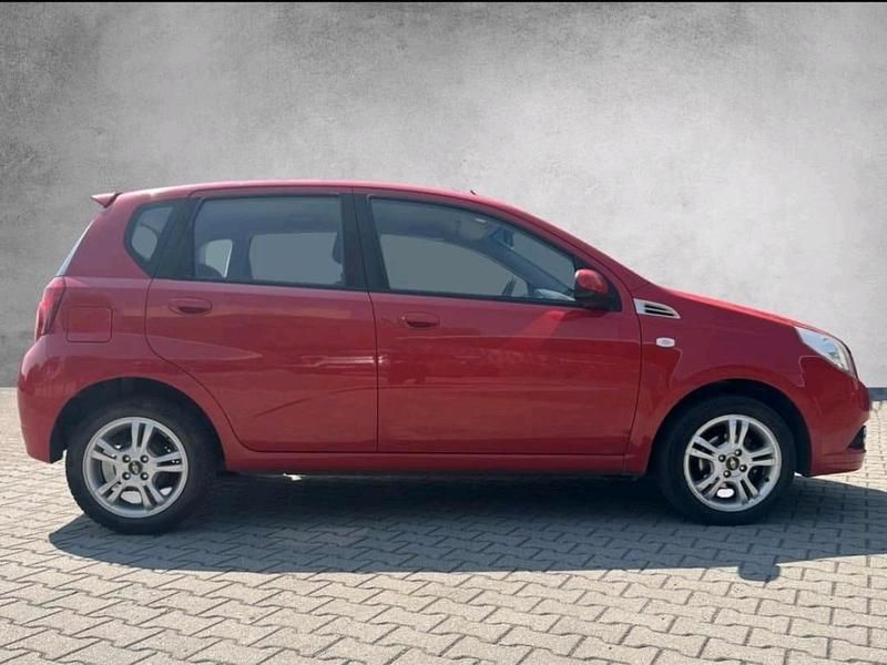 Gebraucht Chevrolet Aveo 101 PS (74 kW) 2010 Rot Limousine