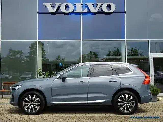 Gebraucht Volvo XC60 Plus 197 PS (144 kW) 2023 Grau SUV