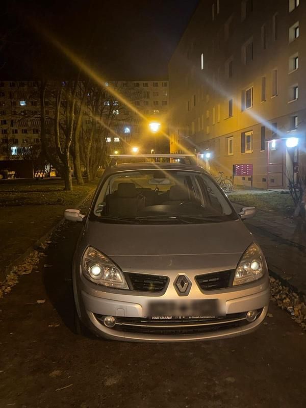 Grau Gebraucht 2007 Renault Scénic II Van / Kleinbus | 650 € (Superpreis) - Bild 1/4