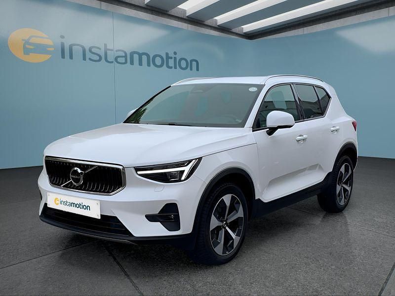 Weiß Gebraucht 2024 Volvo XC40 Core SUV | 35.949 € (Fairer Preis) - Bild 1/4
