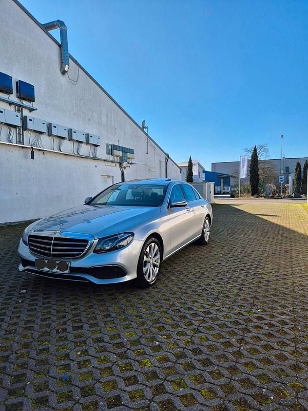 Gebraucht Mercedes E220 Exclusive 194 PS (142 kW) 2016 Silber Limousine