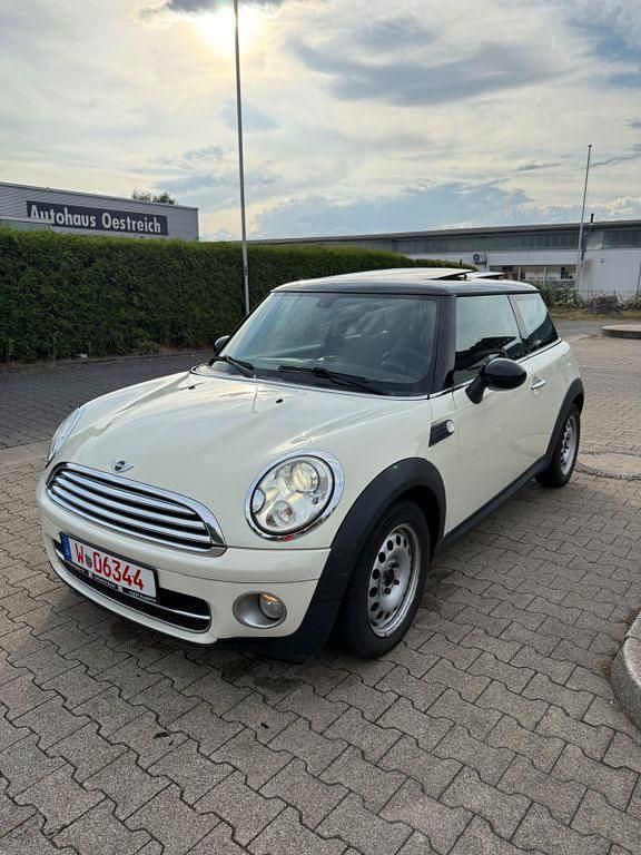 Weiß Gebraucht 2010 Mini Cooper D Kleinwagen | 4.990 € (Fairer Preis) - Bild 1/4