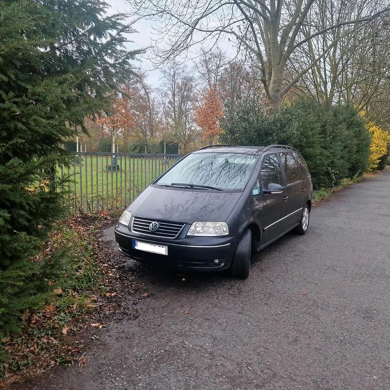 Schwarz Gebraucht 2004 VW Sharan Highline Van / Kleinbus | 2.700 € - Bild 1/4