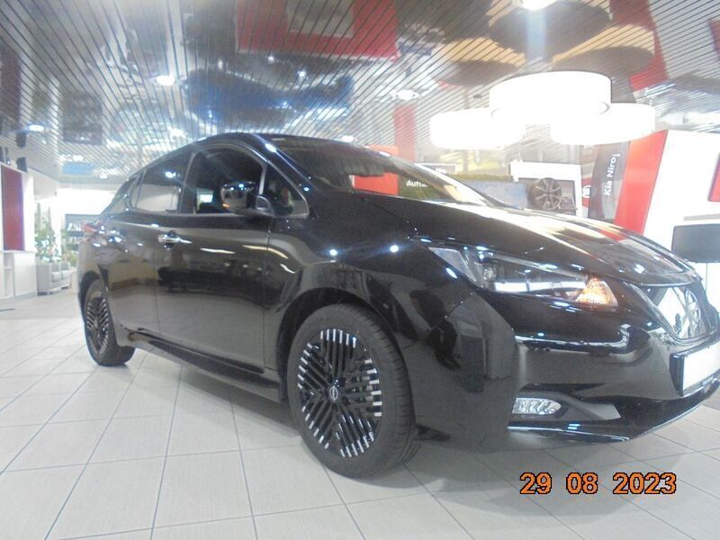 Gebraucht Nissan Leaf N-Connecta 110 kW (150 PS) 2023 Schwarz Kleinwagen