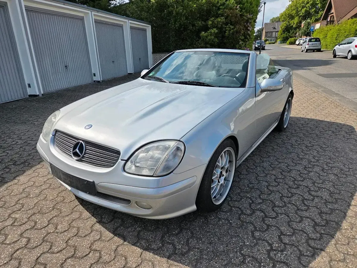 Gebraucht Mercedes CLK230 197 PS (144 kW) 2004 Silber Cabrio