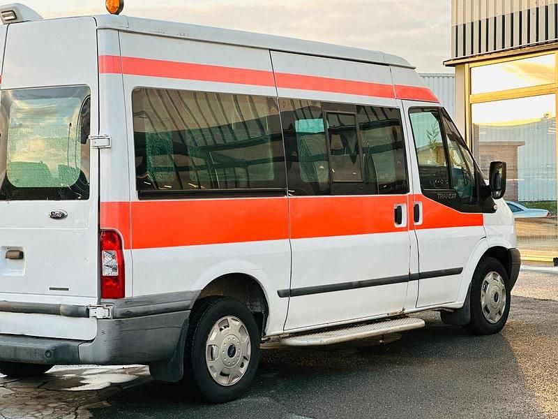 Gebraucht Ford Transit 125 PS (91 kW) 2013 Weiß/rot streifen Van / Kleinbus