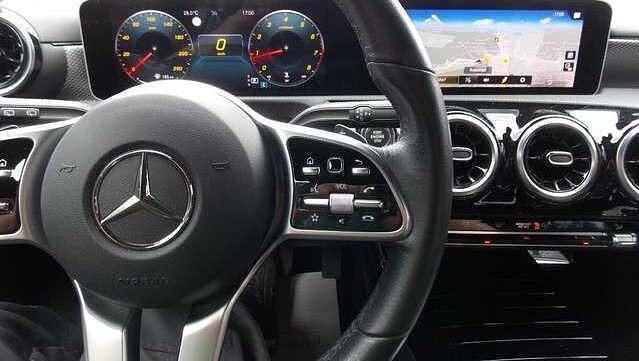 Gebraucht Mercedes CLA180 136 PS (100 kW) 2019 Weiß Limousine