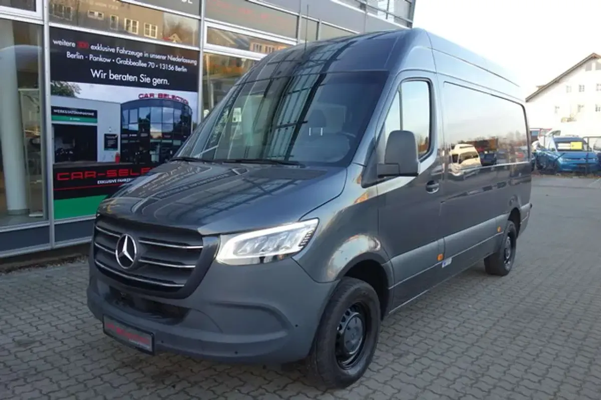 Second-hand Mercedes Sprinter 190 CP (139 kW) 2023 Gri Van