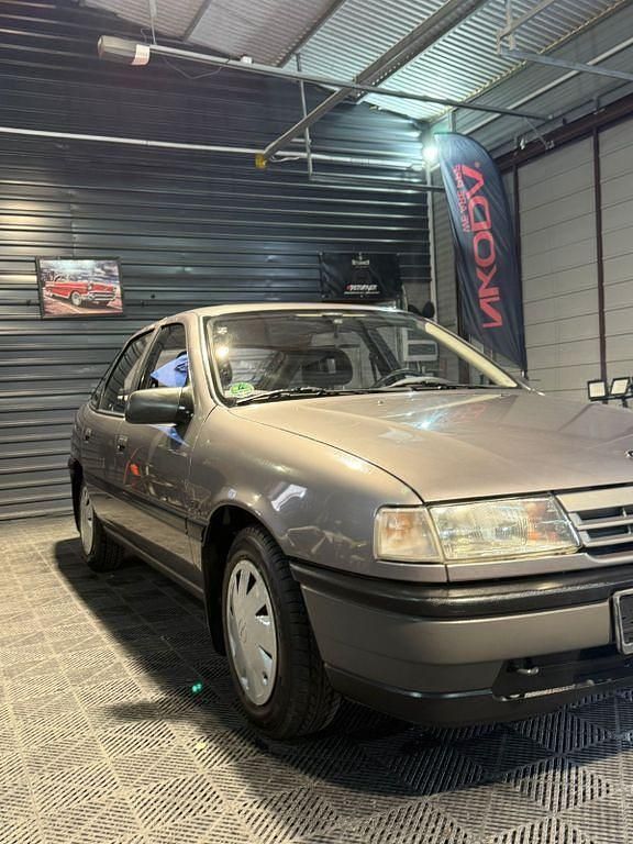 Gebraucht Opel Vectra 75 PS (55 kW) 1992 Grau Limousine