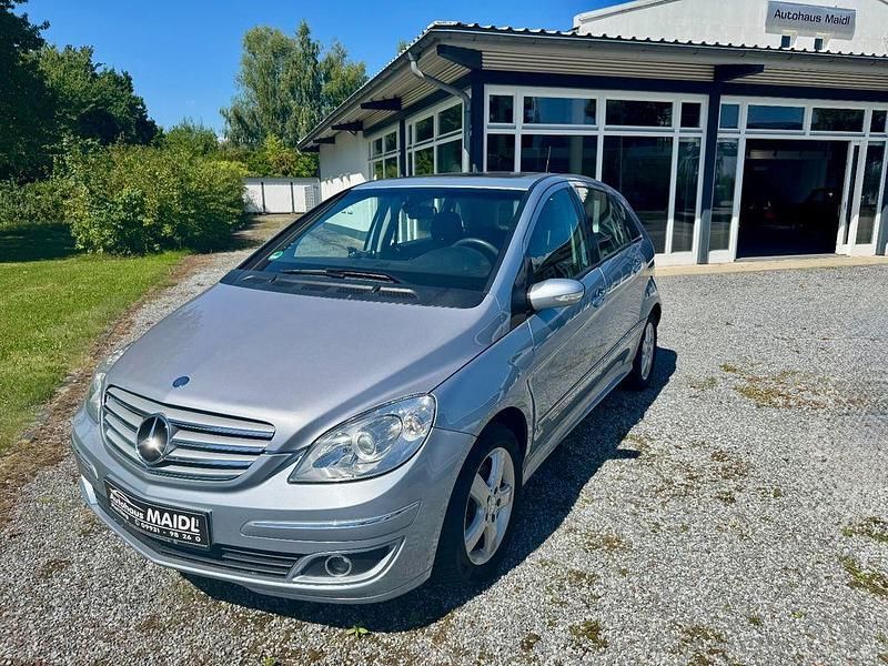 Silber Gebraucht 2005 Mercedes B200 Van / Kleinbus | 2.790 € (Fairer Preis) - Bild 1/4