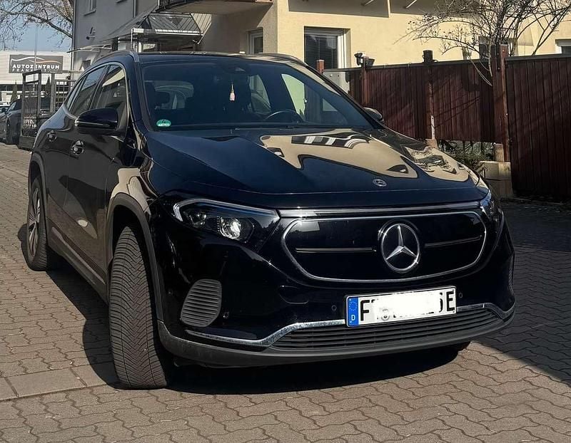 Gebraucht Mercedes EQA250 139 kW (190 PS) 2022 Schwarz SUV