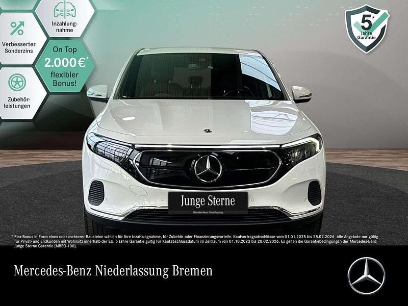 Polarweiß Gebraucht 2022 Mercedes EQA250 Advanced SUV | 29.890 € (Guter Preis) - Bild 1/3
