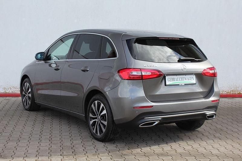 Gebraucht Mercedes B250e 218 PS (160 kW) 2021 Mountaingrau metallic 787u Van / Kleinbus