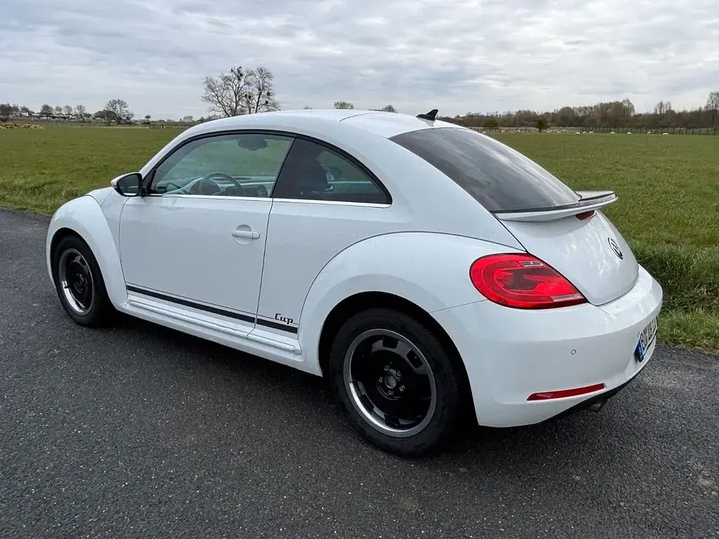 Używany VW Beetle Cup 105 KM (77 kW) 2014 Biały Hatchback