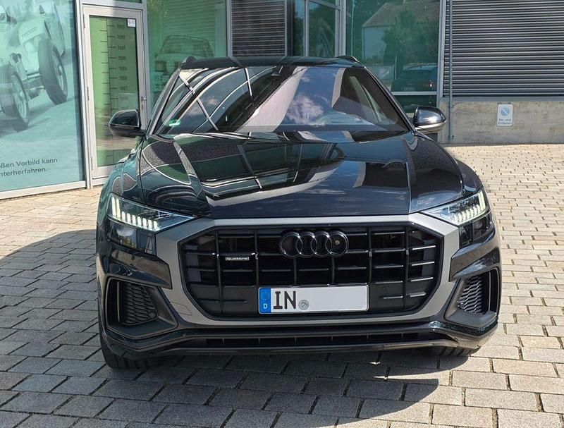 Schwarz Gebraucht 2020 Audi Q8 S-Line SUV | 61.800 € (Fairer Preis) - Bild 1/4