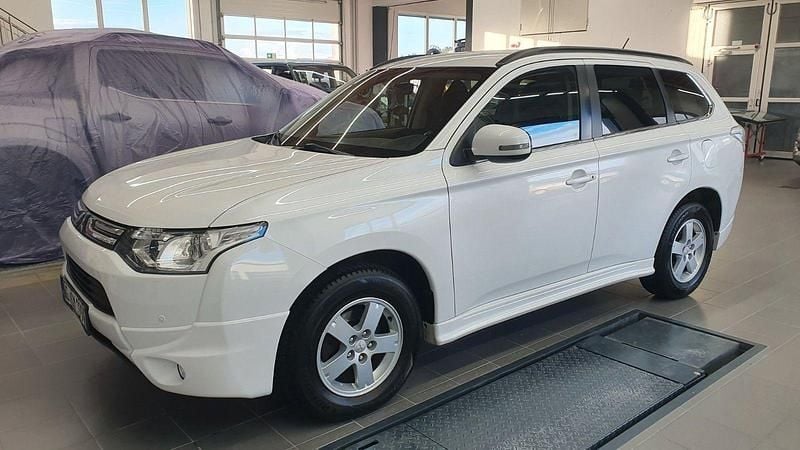 Gebraucht 2013 Mitsubishi Outlander Instyle SUV | 9.950 € (Fairer Preis) - Bild 1/4