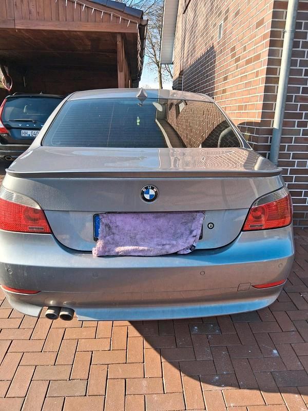 Gebraucht BMW 525 177 PS (130 kW) 2005 Silber Limousine
