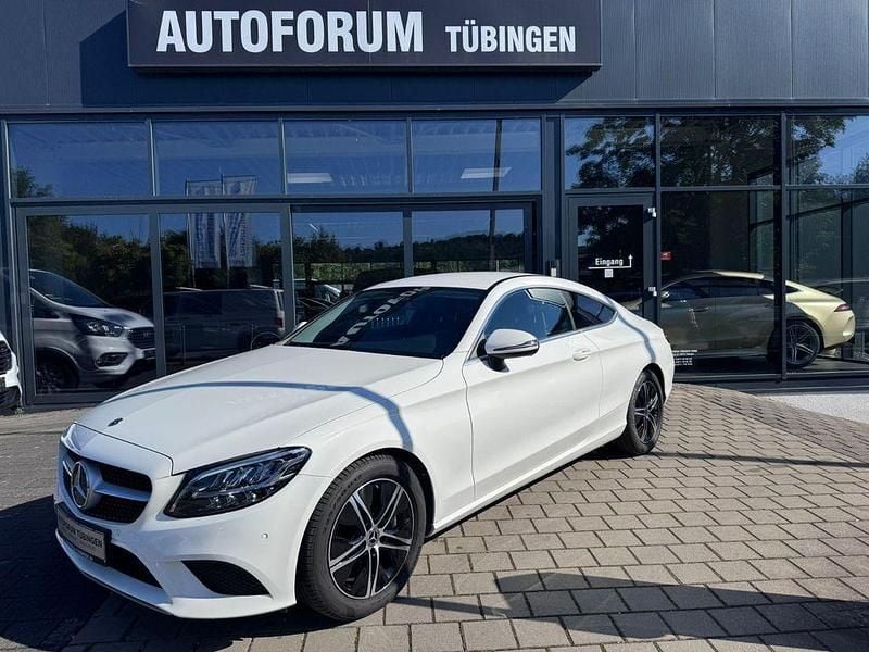 Weiß Gebraucht 2022 Mercedes C220 Coupé | 31.980 € (Guter Preis) - Bild 1/4