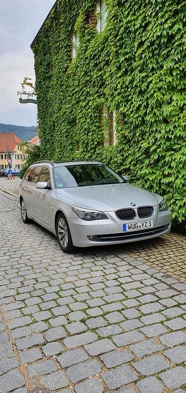 Silber Gebraucht 2007 BMW 525 Kombi | 7.990 € (Teuer) - Bild 1/4