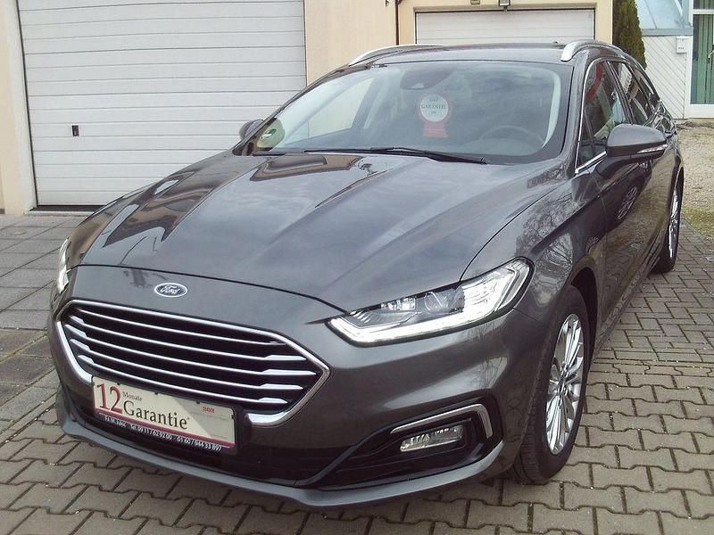 Grau Gebraucht 2022 Ford Mondeo Limousine | 21.800 € (Fairer Preis) - Bild 1/4