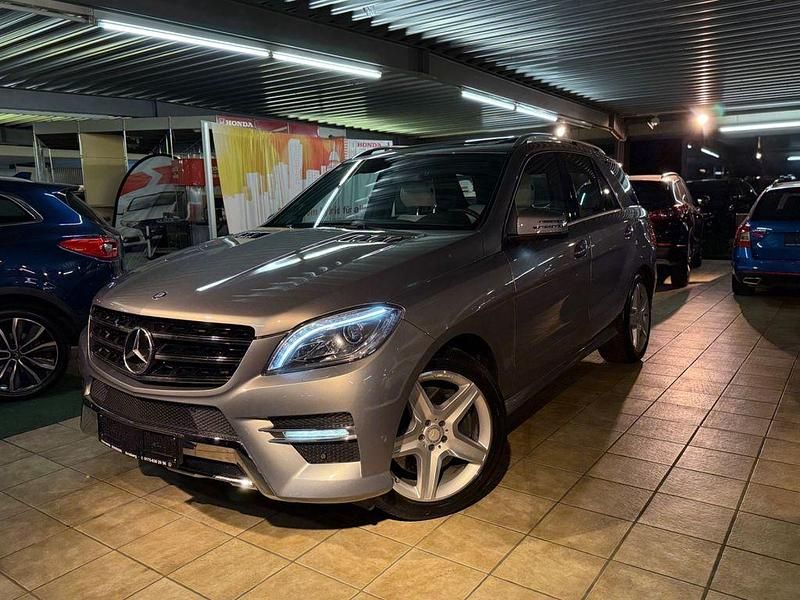 Silber Gebraucht 2012 Mercedes ML350 AMG Edition 1 SUV | 27.490 € (Fairer Preis) - Bild 1/4