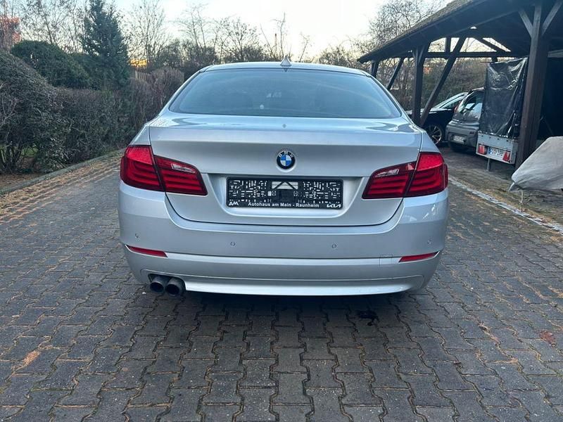 Gebraucht BMW 528 245 PS (180 kW) 2012 Silber Limousine