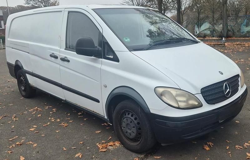 Weiß Gebraucht 2006 Mercedes Vito Van | 1.950 € - Bild 1/4