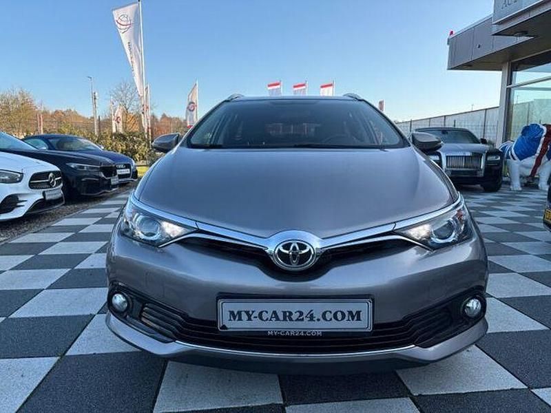 Gebraucht Toyota Auris Design 116 PS (85 kW) 2015 Andere Limousine