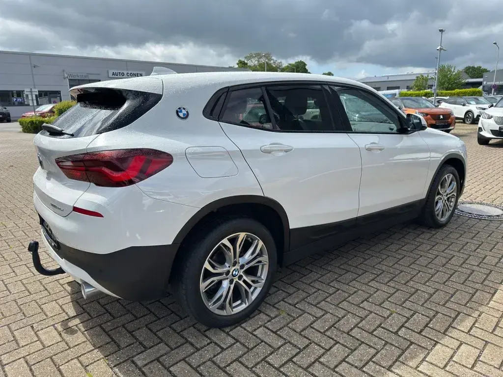 Używany BMW X2 150 KM (110 kW) 2021 Biały SUV