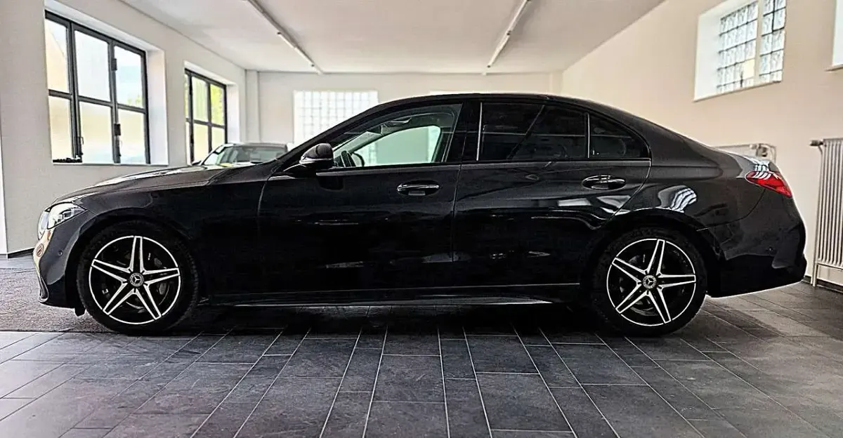 Gebraucht Mercedes C200 AMG 163 PS (119 kW) 2022 Graphitgrau metallic Limousine