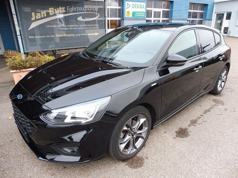 Gebraucht Ford Focus ST-Line 125 PS (91 kW) 2021 Schwarz Limousine