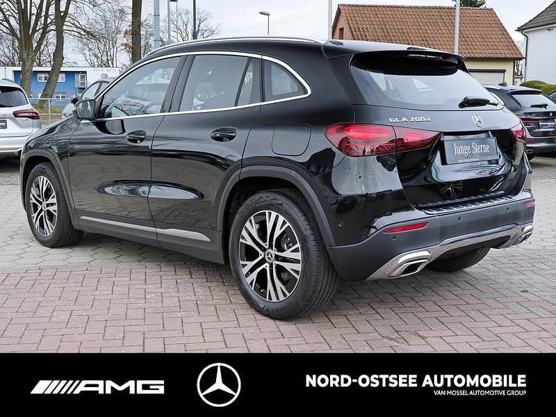 Gebraucht Mercedes GLA200 Progressive 150 PS (110 kW) 2025 Metalliclack kosmosschwarz SUV