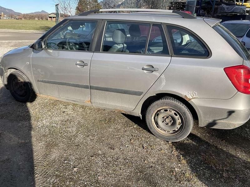 Gebraucht Skoda Fabia Classic 69 PS (50 kW) 2010 Gelb Kombi