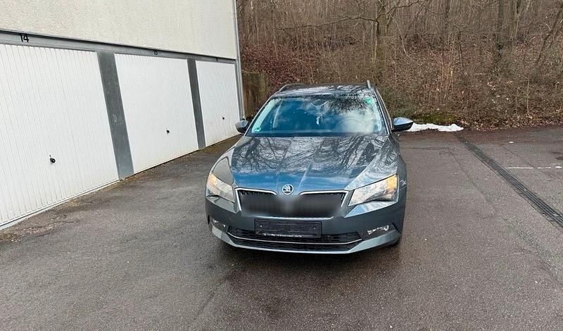 Gebraucht Skoda Superb 150 PS (110 kW) 2017 Grau Kombi