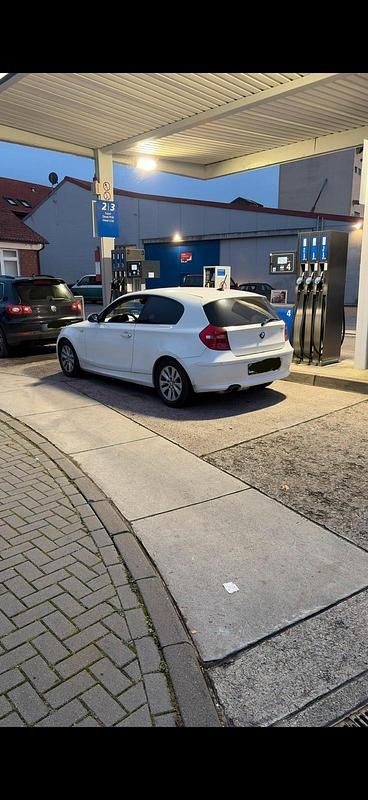 Gebraucht BMW 118 143 PS (105 kW) 2007 Weiß Kleinwagen