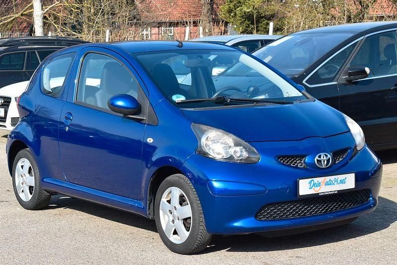 Gebraucht Toyota Aygo 68 PS (50 kW) 2007 Blau Kleinwagen