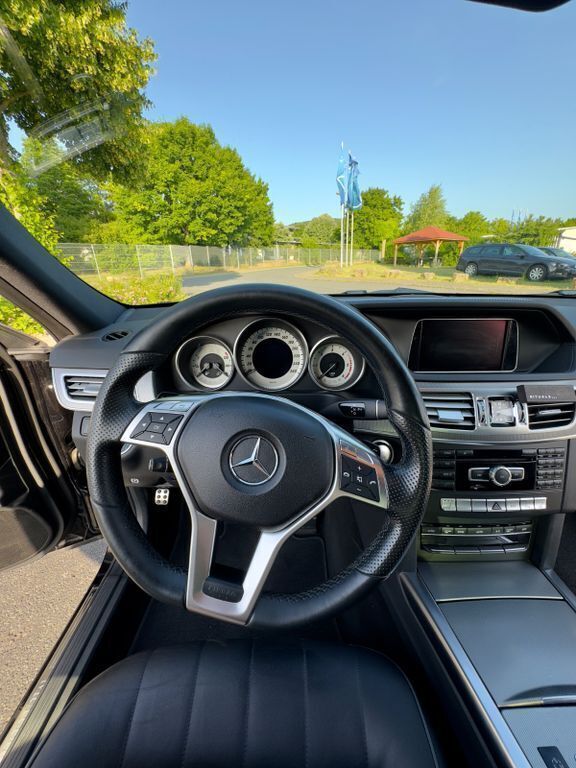 Gebraucht Mercedes E350 258 PS (189 kW) 2014 Schwarz Limousine